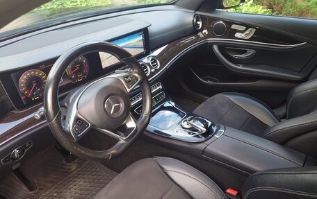 Mercedes-Benz E-Класс, 2017 год, 3 300 000 рублей, 9 фотография