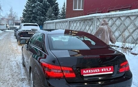 Mercedes-Benz E-Класс, 2012 год, 1 000 000 рублей, 2 фотография