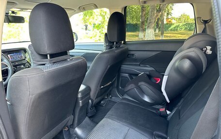 Mitsubishi Outlander III рестайлинг 3, 2015 год, 1 635 000 рублей, 6 фотография