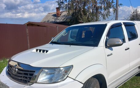 Toyota Hilux VII, 2014 год, 2 490 000 рублей, 3 фотография