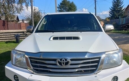 Toyota Hilux VII, 2014 год, 2 490 000 рублей, 2 фотография