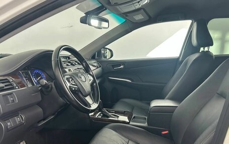 Toyota Camry, 2016 год, 1 850 000 рублей, 10 фотография