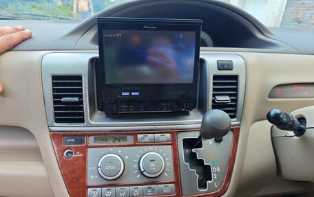 Toyota Raum II, 2004 год, 590 000 рублей, 11 фотография