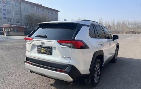 Toyota RAV4, 2024 год, 3 101 000 рублей, 9 фотография