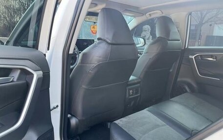 Toyota RAV4, 2024 год, 3 101 000 рублей, 6 фотография