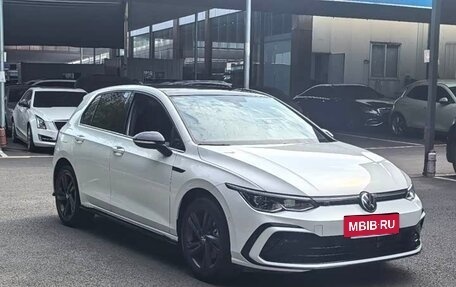 Volkswagen Golf VIII, 2022 год, 1 640 000 рублей, 3 фотография