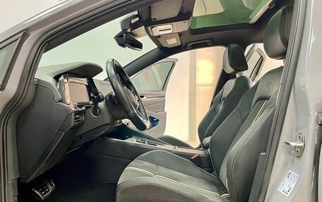 Volkswagen Golf VIII, 2021 год, 1 600 000 рублей, 10 фотография