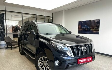 Toyota Land Cruiser Prado 150 рестайлинг 2, 2017 год, 3 700 000 рублей, 4 фотография