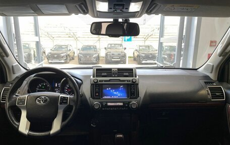 Toyota Land Cruiser Prado 150 рестайлинг 2, 2017 год, 3 700 000 рублей, 14 фотография
