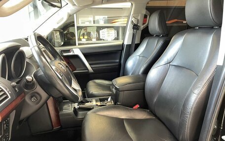 Toyota Land Cruiser Prado 150 рестайлинг 2, 2017 год, 3 700 000 рублей, 15 фотография