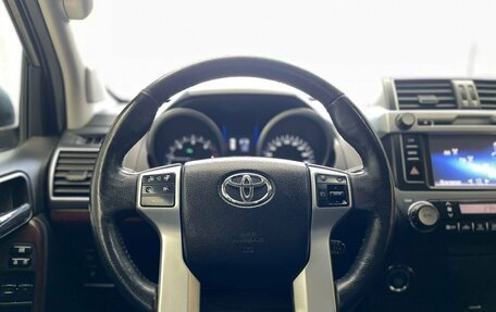 Toyota Land Cruiser Prado 150 рестайлинг 2, 2017 год, 3 700 000 рублей, 18 фотография