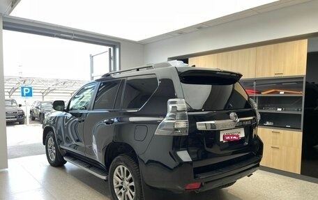 Toyota Land Cruiser Prado 150 рестайлинг 2, 2017 год, 3 700 000 рублей, 7 фотография