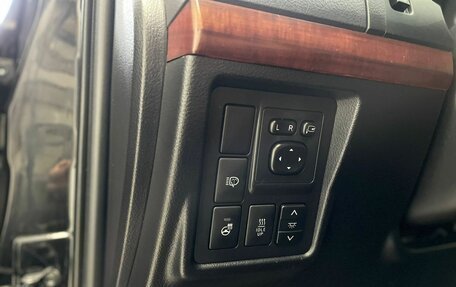 Toyota Land Cruiser Prado 150 рестайлинг 2, 2017 год, 3 700 000 рублей, 22 фотография