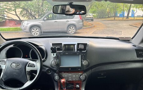 Toyota Highlander III, 2013 год, 1 990 000 рублей, 11 фотография