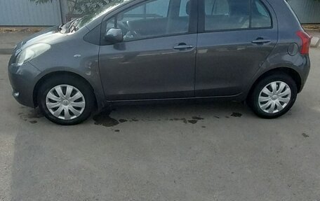 Toyota Yaris III рестайлинг, 2008 год, 660 000 рублей, 3 фотография