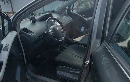 Toyota Yaris III рестайлинг, 2008 год, 660 000 рублей, 7 фотография