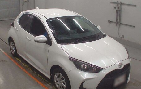Toyota Yaris, 2022 год, 1 269 000 рублей, 5 фотография