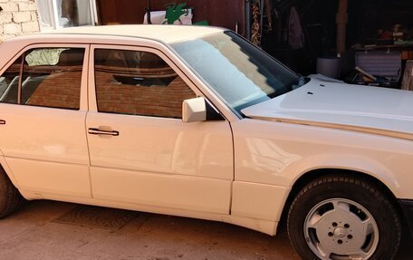 Mercedes-Benz W124, 1990 год, 300 000 рублей, 12 фотография