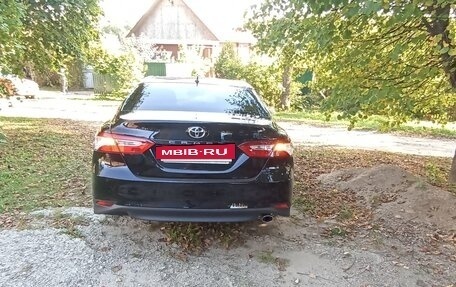 Toyota Camry, 2022 год, 3 250 000 рублей, 6 фотография
