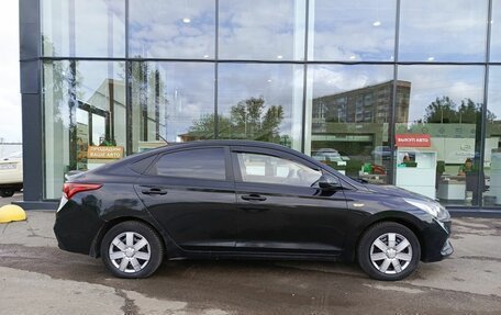 Hyundai Solaris II рестайлинг, 2017 год, 749 000 рублей, 4 фотография