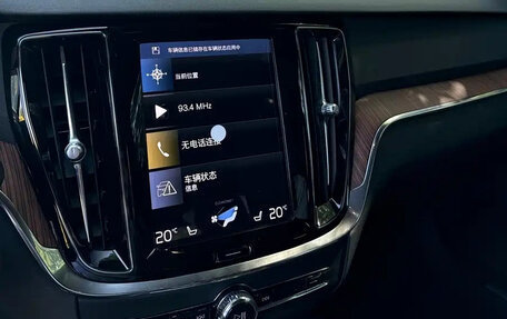 Volvo V60 II, 2022 год, 3 250 000 рублей, 12 фотография