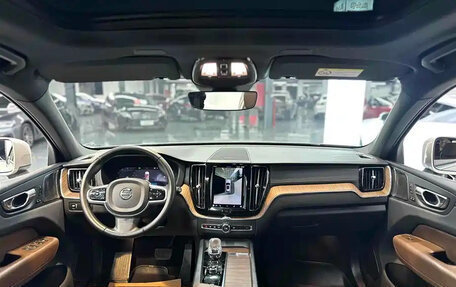 Volvo XC60 II, 2022 год, 2 940 000 рублей, 6 фотография