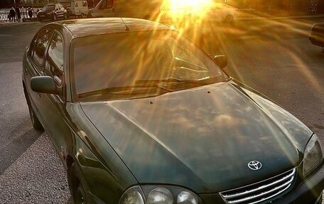 Toyota Avensis III рестайлинг, 2001 год, 350 000 рублей, 1 фотография
