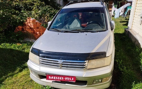 Mitsubishi Space Wagon III, 1998 год, 350 000 рублей, 1 фотография