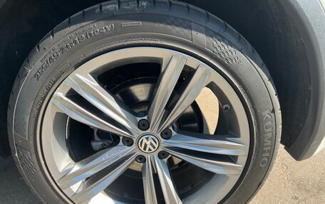 Volkswagen Tiguan II, 2019 год, 3 600 000 рублей, 15 фотография