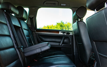 Volkswagen Touareg III, 2007 год, 1 099 000 рублей, 11 фотография
