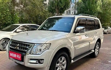 Mitsubishi Pajero IV, 2022 год, 4 000 369 рублей, 3 фотография