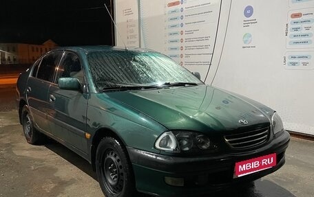 Toyota Avensis III рестайлинг, 2001 год, 350 000 рублей, 2 фотография