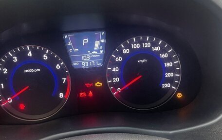 Hyundai Solaris II рестайлинг, 2014 год, 900 000 рублей, 4 фотография