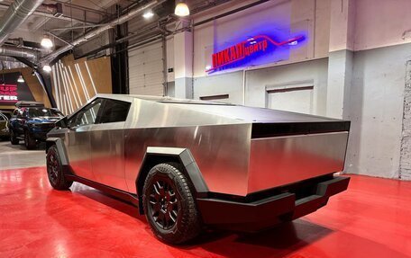 Tesla Cybertruck, 2024 год, 19 000 000 рублей, 2 фотография