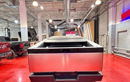 Tesla Cybertruck, 2024 год, 19 000 000 рублей, 5 фотография