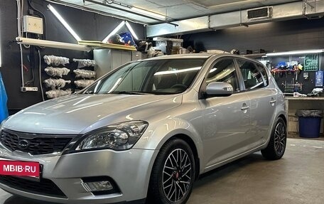 KIA cee'd I рестайлинг, 2011 год, 650 000 рублей, 3 фотография