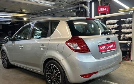 KIA cee'd I рестайлинг, 2011 год, 650 000 рублей, 2 фотография