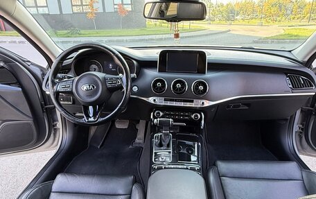 KIA Stinger I, 2018 год, 2 050 000 рублей, 10 фотография