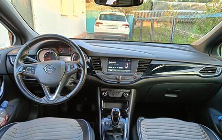 Opel Astra K, 2018 год, 1 600 000 рублей, 13 фотография
