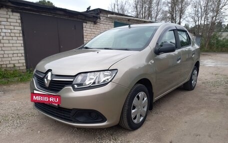 Renault Logan II, 2015 год, 589 000 рублей, 2 фотография