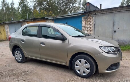 Renault Logan II, 2015 год, 589 000 рублей, 12 фотография