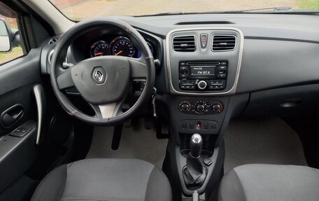 Renault Logan II, 2015 год, 589 000 рублей, 21 фотография