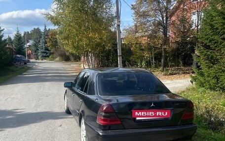 Mercedes-Benz C-Класс, 1995 год, 265 000 рублей, 4 фотография