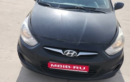Hyundai Solaris II рестайлинг, 2013 год, 690 000 рублей, 2 фотография