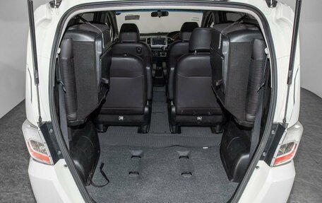 Honda Freed I, 2012 год, 1 050 000 рублей, 17 фотография