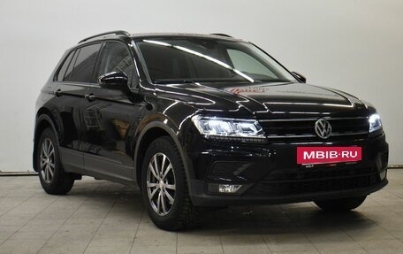 Volkswagen Tiguan II, 2020 год, 2 399 000 рублей, 2 фотография