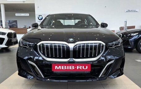 BMW 5 серия, 2025 год, 8 800 000 рублей, 2 фотография