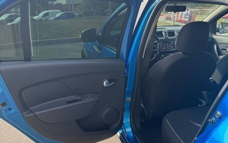 Renault Logan II, 2019 год, 930 000 рублей, 11 фотография