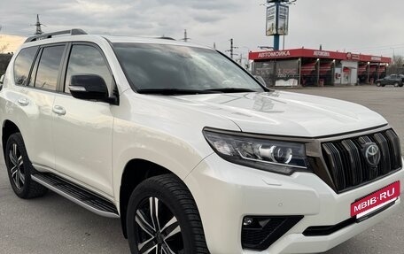 Toyota Land Cruiser Prado 150 рестайлинг 2, 2023 год, 8 100 000 рублей, 8 фотография