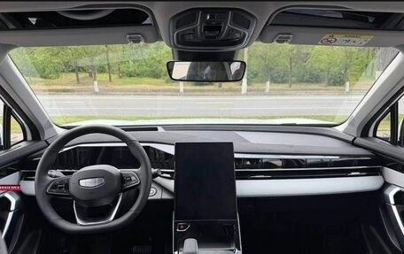Geely Atlas, 2024 год, 3 100 000 рублей, 3 фотография